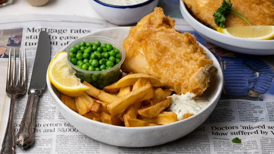 Fish and Chips là một món ăn truyền thống cực kỳ hấp dẫn trong ẩm thực nước Anh