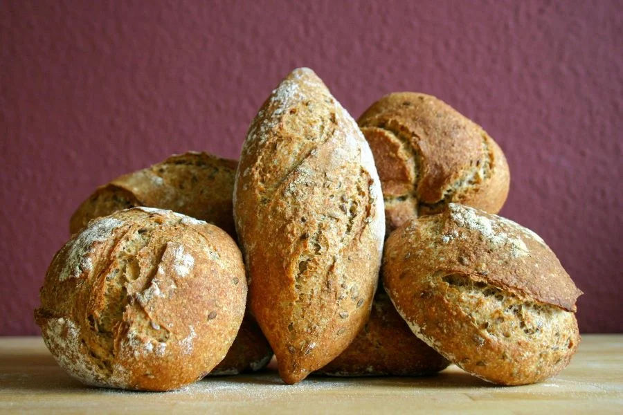 Bánh mì ngũ cốc Fünfkornbrot có hàm lượng dinh dưỡng rất cao, giúp bổ sung năng lượng cực kỳ hữu hiệu