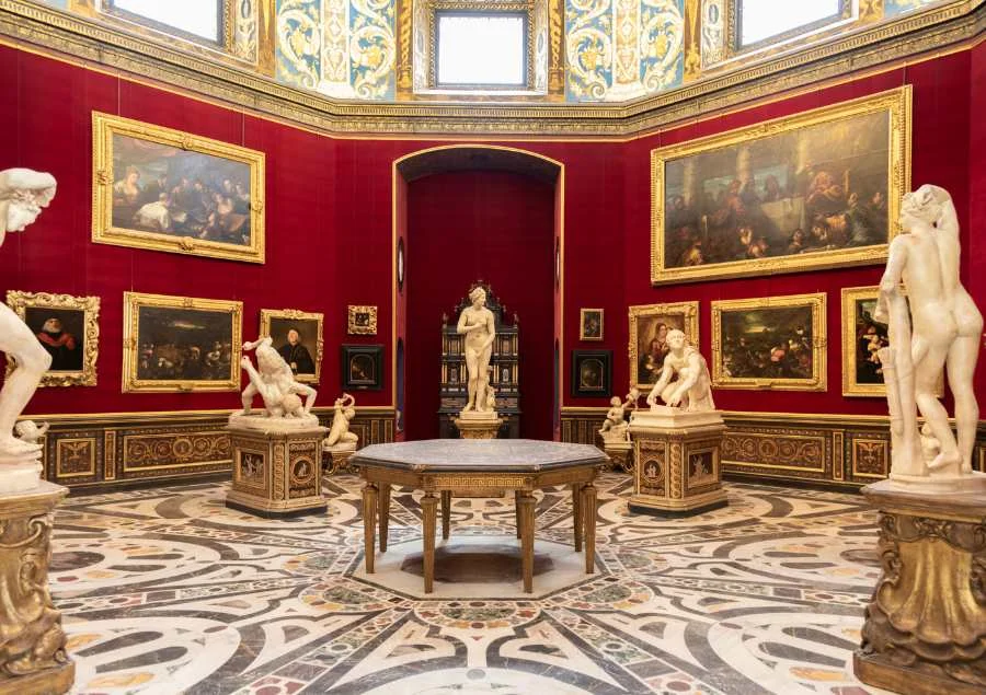 Không gian tràn ngập vẻ đẹp và lịch sử của Uffizi