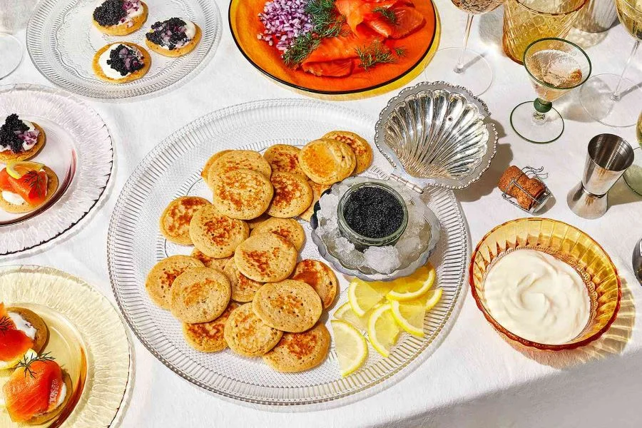 Bánh Blini cũng là một trong những món ăn Ngan thơm ngon ngon hấp dẫn du khách nhất định phải thử khi đi du lịch Nga