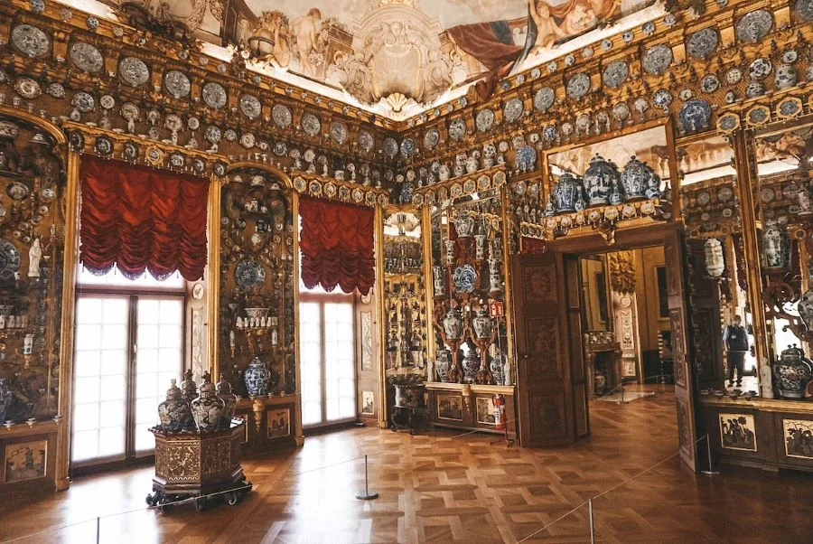  Cung điện Charlottenburg sở hữu lối kiến trúc độc đáo, là sự kết hợp giữa phong cách Baroque cổ điển và Rococo xa hoa