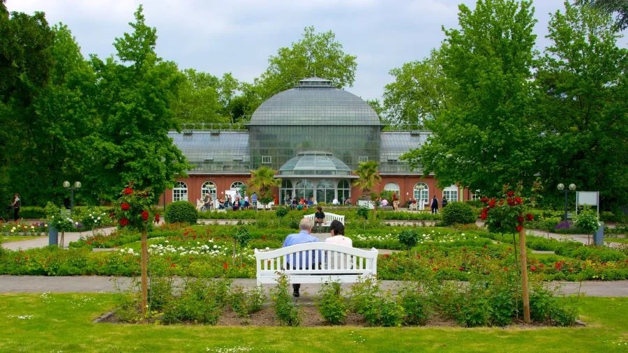 Vườn thực vật Palmengarten - một trong những địa điểm thu hút khách du lịch hàng đầu tại thành phố Frankfurt