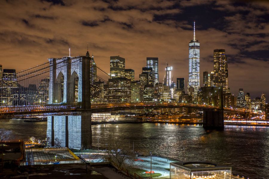 Cầu Brooklyn là một trong những cây cầu treo lịch sử và mang tính biểu tượng nhất thế giới