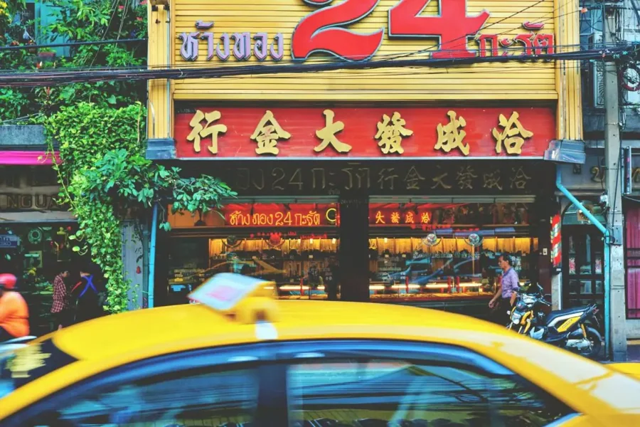 Chinatown Bangkok là nơi sinh sống của cộng đồng người Hoa lớn nhất Thái Lan