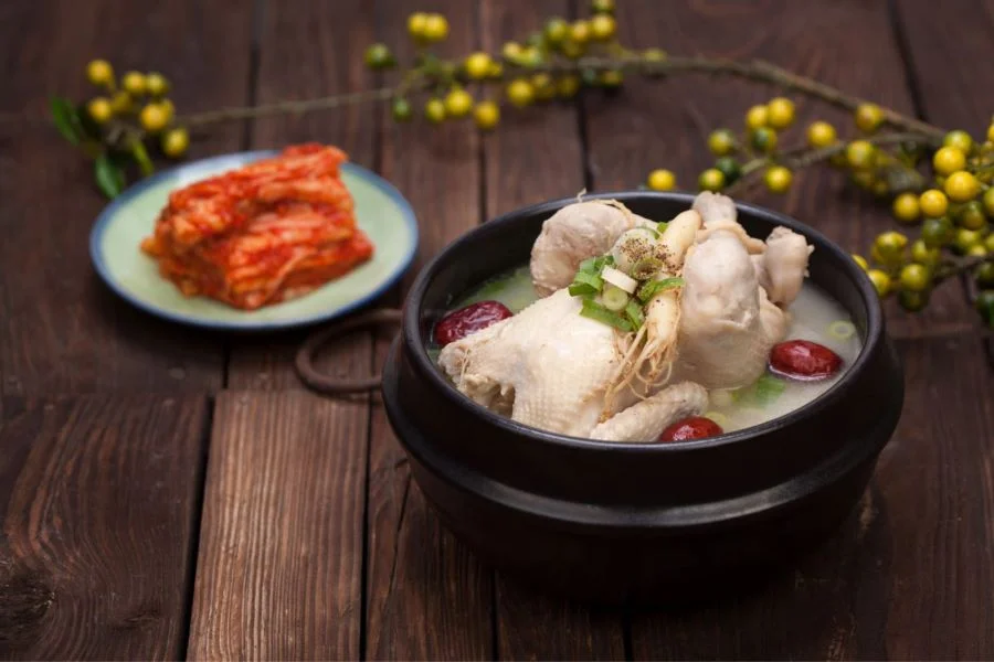 Gà tần sâm - Tuyệt đỉnh mùa hè Hàn Quốc