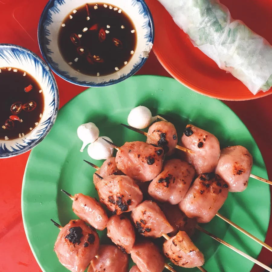 Nem nướng - Một trong những món đặc sản Quy Nhơn mà bạn nhất định phải thử khi có cơ hội đến với vùng đất xinh đẹp này