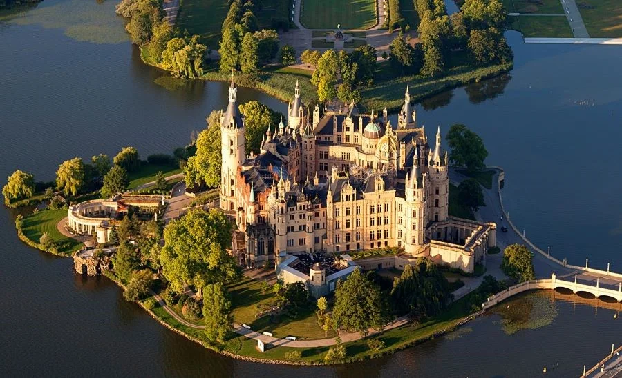 Lâu đài Schwerin khoác lên mình vẻ đẹp dung hòa diễm lệ của tự nhiên