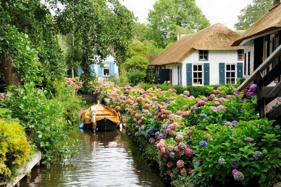 Giethoorn - điểm đến hấp dẫn mà bất cứ tín đồ xê dịch nào cũng khao khát được đến
