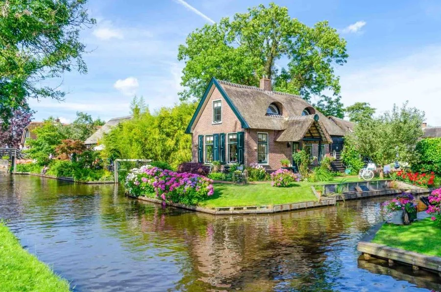 Giethoorn từ lâu đã được biết đến là một trong những thị trấn đẹp nhất trên thế giới