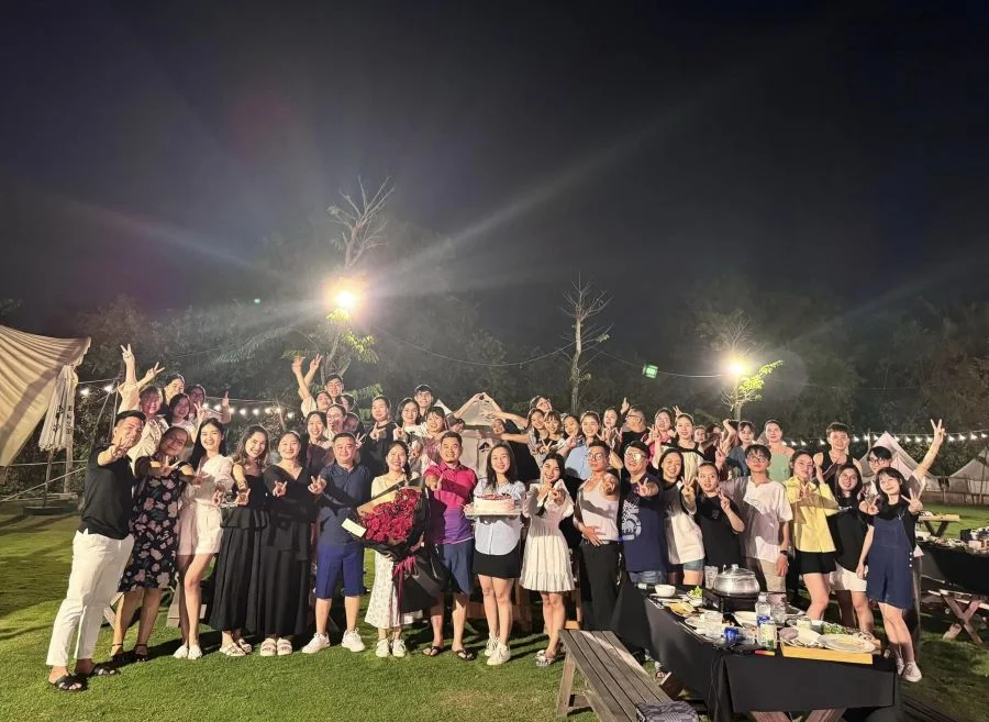 Không chỉ là đồng nghiệp, các thành viên trong khối kinh doanh còn xem nhau là Anh Em trong một Đại Gia Đình lớn