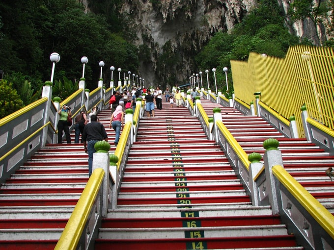 Khám phá thánh địa Batu Malaysia dong batu 2-min