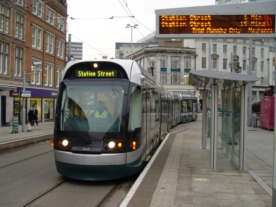 Nottingham Express Transit là lựa chọn di chuyển tuyệt vời mà du khách không nên bỏ qua