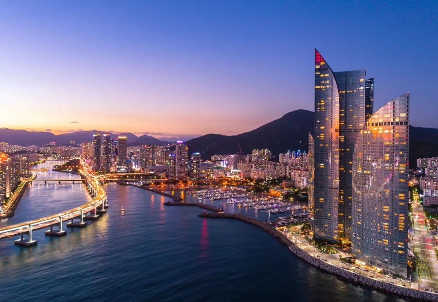 Busan còn níu chân du khách bởi sự hào nhoáng, xa hoa và hiện đại