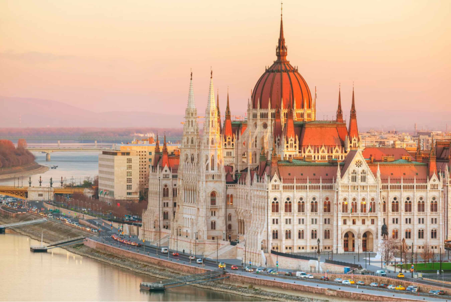 Hungary không chỉ sở hữu những di sản văn hóa, kiến trúc độc đáo mà còn níu chân du khách bởi chi phí du lịch vô cùng hợp lý