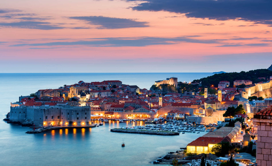 Croatia không chỉ mang đến cho du khách khung cảnh thiên nhiên hùng vĩ mà còn là nơi lưu giữ những giá trị văn hóa lịch sử độc đáo