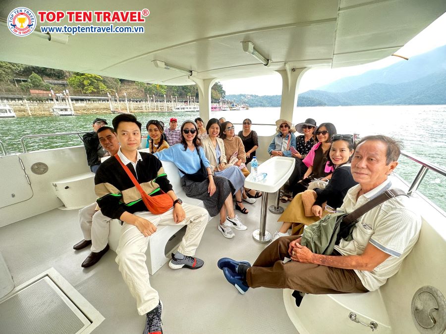 Đoàn khách Top Ten Travel tham quan, khám phá Đài Loan