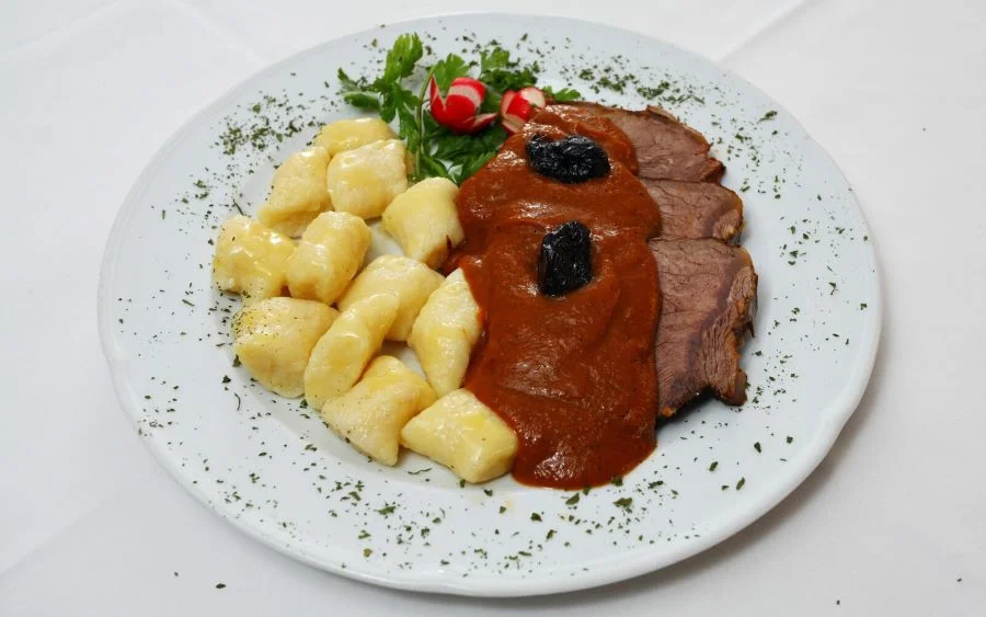 Pašticada là món ngon được chế biến khá công phu và tỉ mỉ tại Croatia