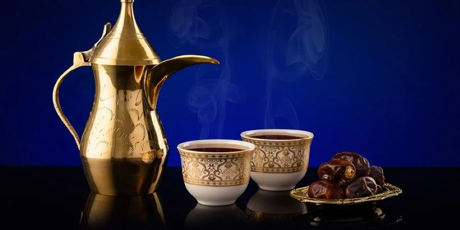 Cà phê Ả Rập và bình pha Dallah là những món quà ý nghĩa du khách có thể tham khảo tại Dubai 