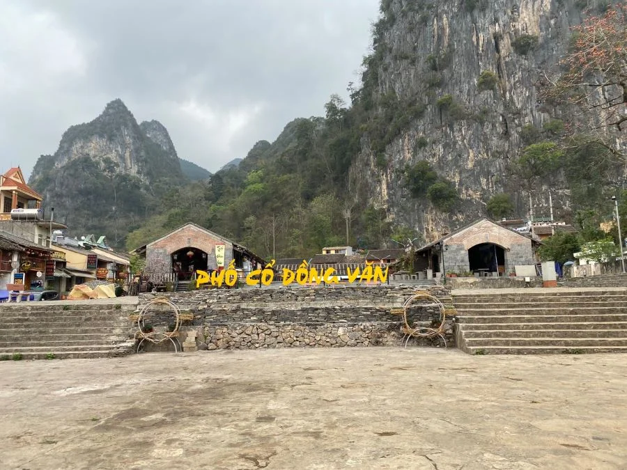 Địa điểm checkin quen thuộc tại Phố Cổ Đồng Văn
