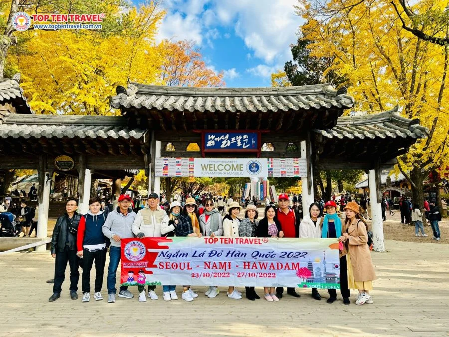Đoàn khách Top Ten Travel tham gia tour du lịch Hàn Quốc