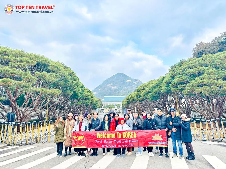 Đoàn khách Top Ten tham gia tour du lịch khám phá Hàn Quốc&nbsp;