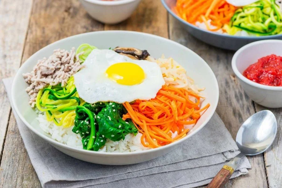 Cơm trộn vừa đầy đủ dinh dưỡng vừa sở hữu vẻ ngoài cực kỳ đẹp mắt