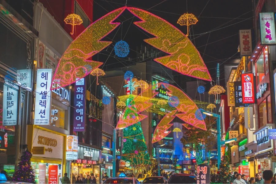Lễ hội cây thông Noel ở Busan là một điểm nhấn không thể bỏ qua trong chuyến du lịch Hàn Quốc này