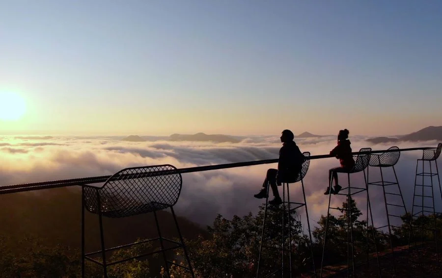Săn mây trên đỉnh Unkai Terrace “cực chill”