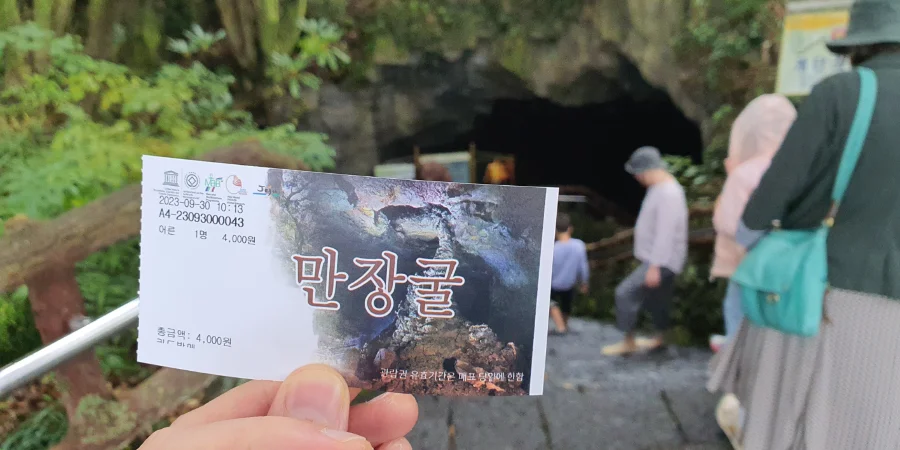 Khám phá Manjanggul là một trải nghiệm vô cùng thú vị cho chuyến du lịch Jeju của bạn