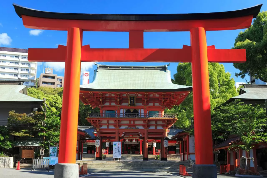 Ikuta Jinja như một viên ngọc quý mang đậm dấu ấn thời gian, níu chân du khách bởi vẻ đẹp cổ kính và thanh bình