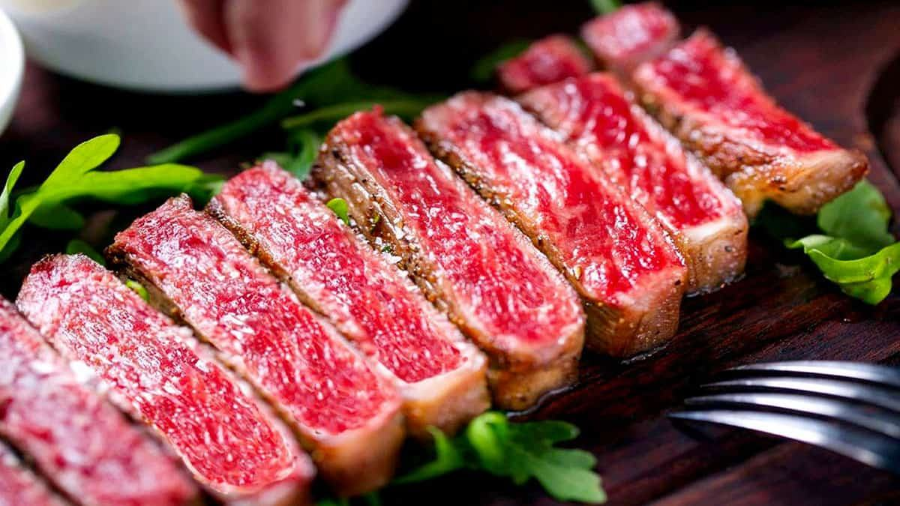 Hương vị tuyệt hảo của thịt bò Kobe mềm mại, ngọt lịm, tan chảy ngay trong miệng, khiến bất kỳ ai khi thử qua đều nhớ mãi không quên