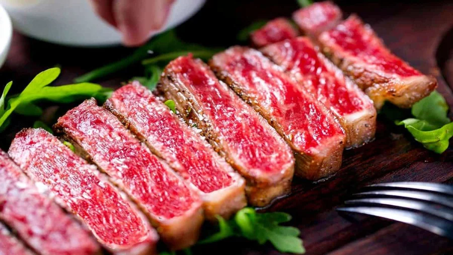 Hương vị tuyệt hảo của thịt bò Kobe mềm mại, ngọt lịm, tan chảy ngay trong miệng, khiến bất kỳ ai khi thử qua đều nhớ mãi không quên