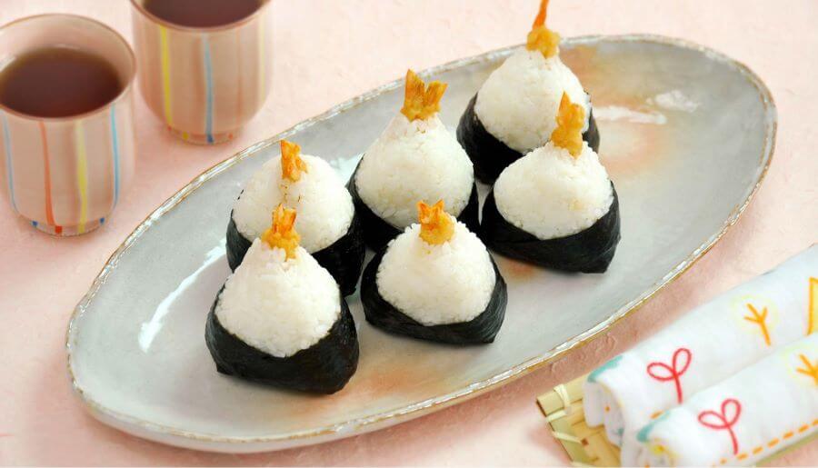 Tenmusu thường có hình dạng nhỏ nhắn hơn, vừa miệng, thường là hình bầu dục hoặc hình tròn
