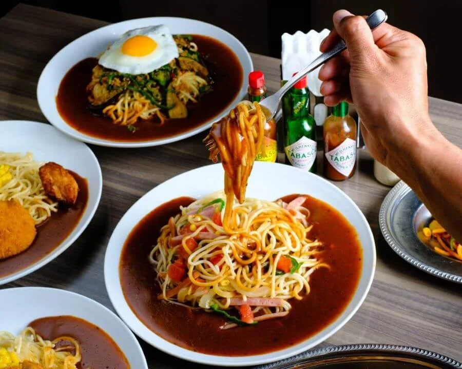 Ankake Spaghetti là một món ăn độc đáo với sự kết hợp thú vị giữa mì Ý spaghetti và ẩm thực Nhật Bản