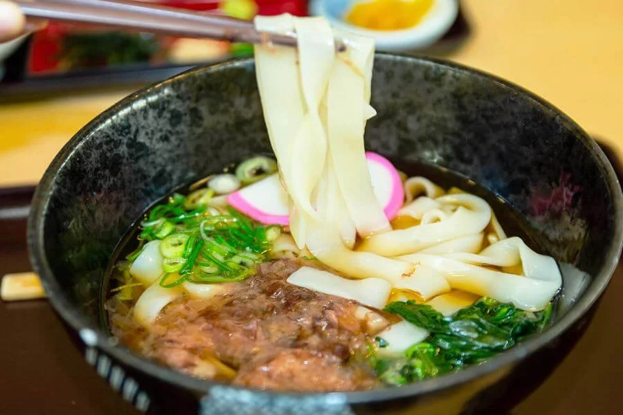 Kishimen là một loại mì udon dẹt, đặc trưng và nổi tiếng của vùng Nagoya