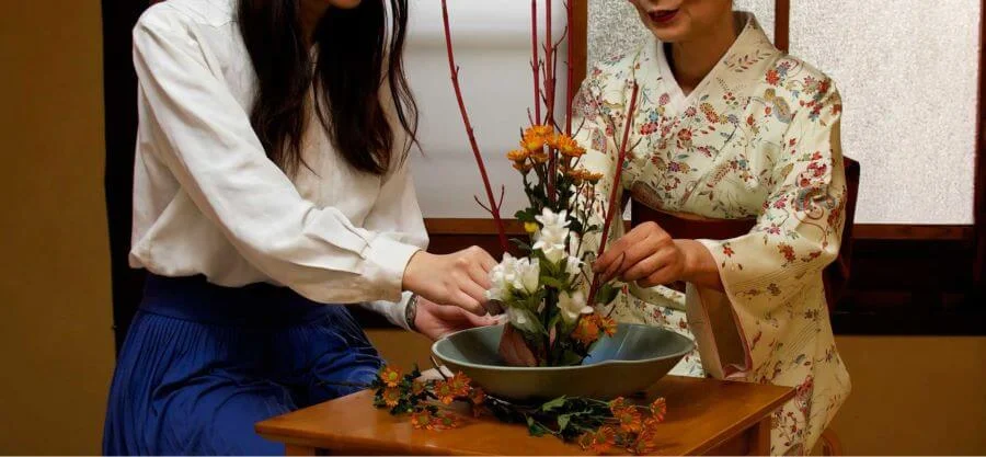 Mỗi tác phẩm đều chứa đựng cảm xúc và tâm trạng của người cắm hoa