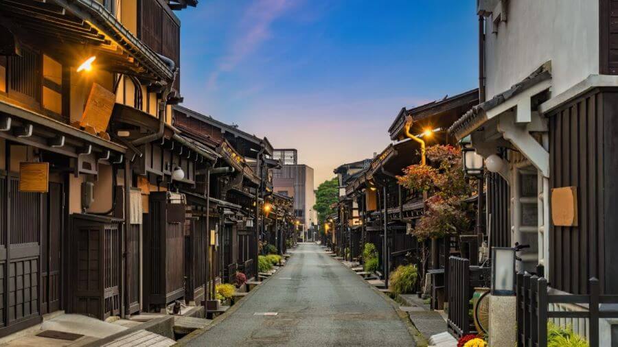 Takayama sở hữu vẻ đẹp cổ kính và lãng mạn, thu hút đông đảo các tín đồ du lịch Nhật Bản