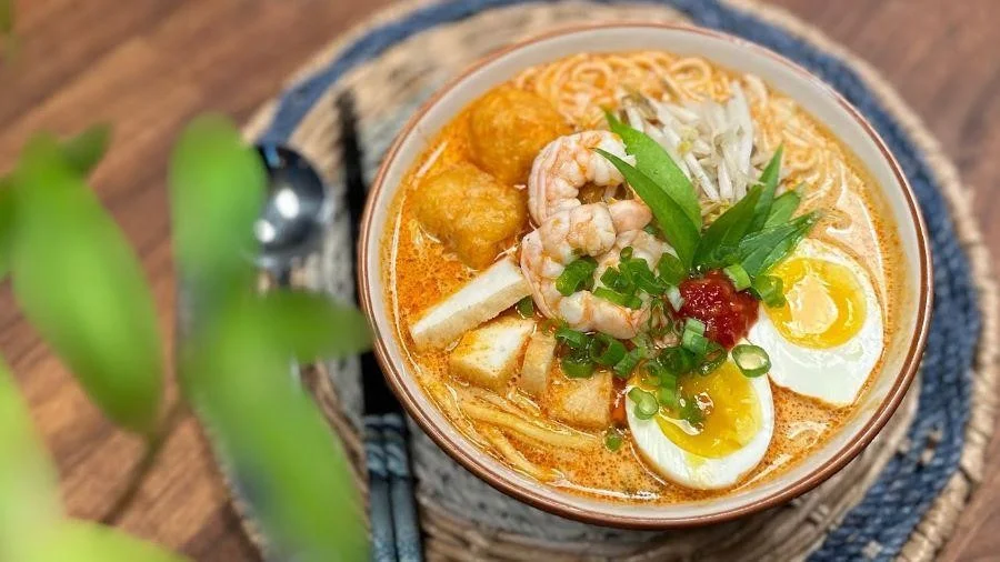 Món bún thơm ngon với nhiều loại topping khác nhau