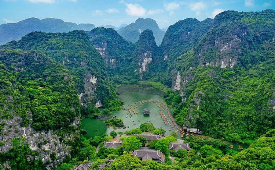 Tràng An đẹp tựa bức tranh sơn thủy mặc thấy trong chuyện cổ tích