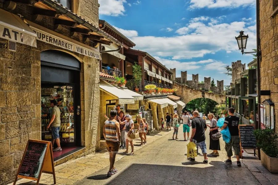 San Marino sở hữu vẻ đẹp cổ kính, thanh bình nhưng cũng không kém phần quyến rũ 