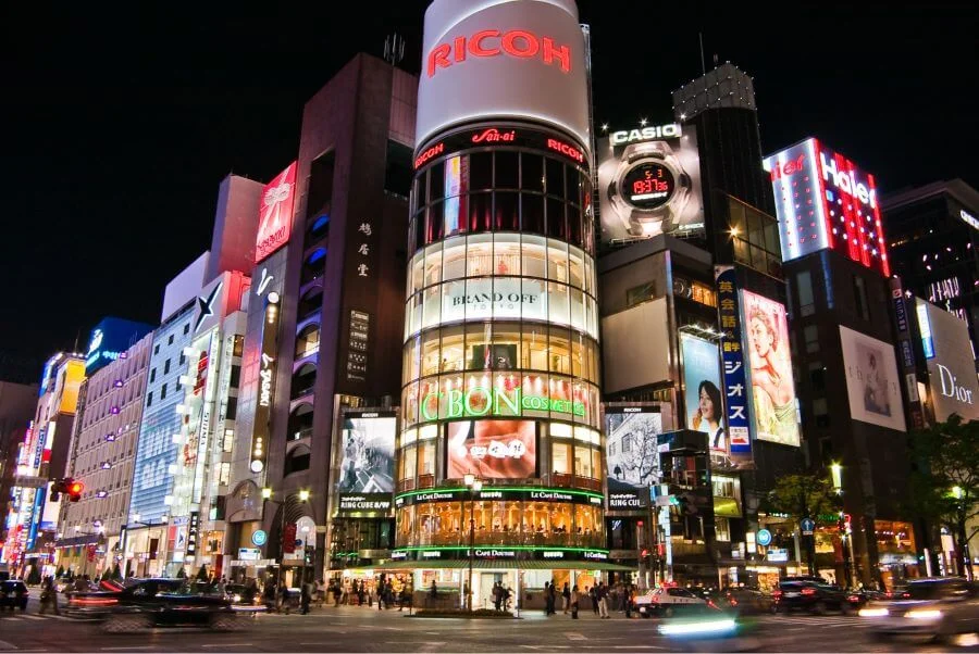 Ginza là một điểm đến không thể bỏ qua cho du khách muốn trải nghiệm sự tinh tế, sang trọng và nhịp sống hiện đại khi đi du lịch Nhật Bản