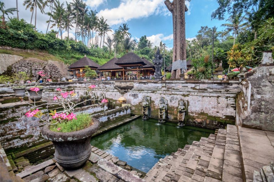 Hang Goa Gajah hay Hang Voi là địa điểm tham quan thu hút đông đảo khách du lịch ở Bali