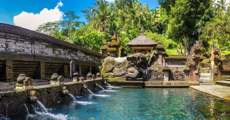 Đền suối thiêng Pura Tirta Empul giữ vai trò quan trọng trong đời sống tinh thần của người dân Bali