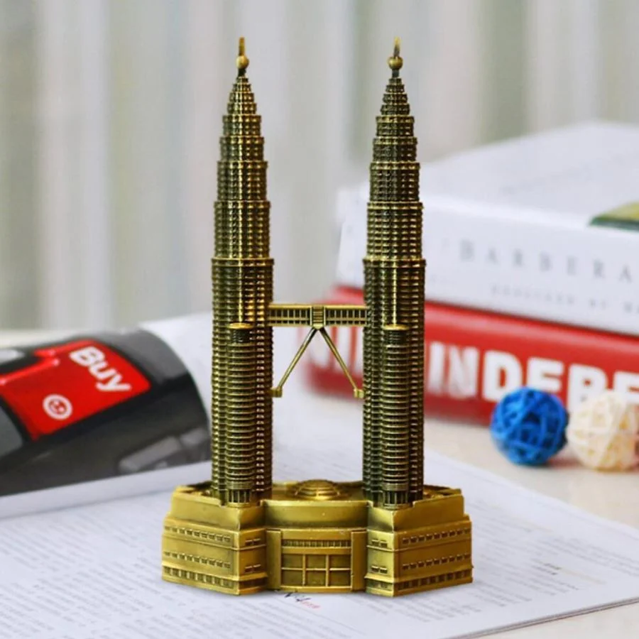 Mô hình Tháp đôi Petronas - Một trong những món quà lưu niệm Malaysia ý nghĩa dành tặng người thân và bạn bè