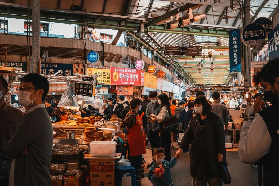 Chợ Gwangjang là một thiên đường ẩm thực và văn hóa truyền thống Hàn Quốc