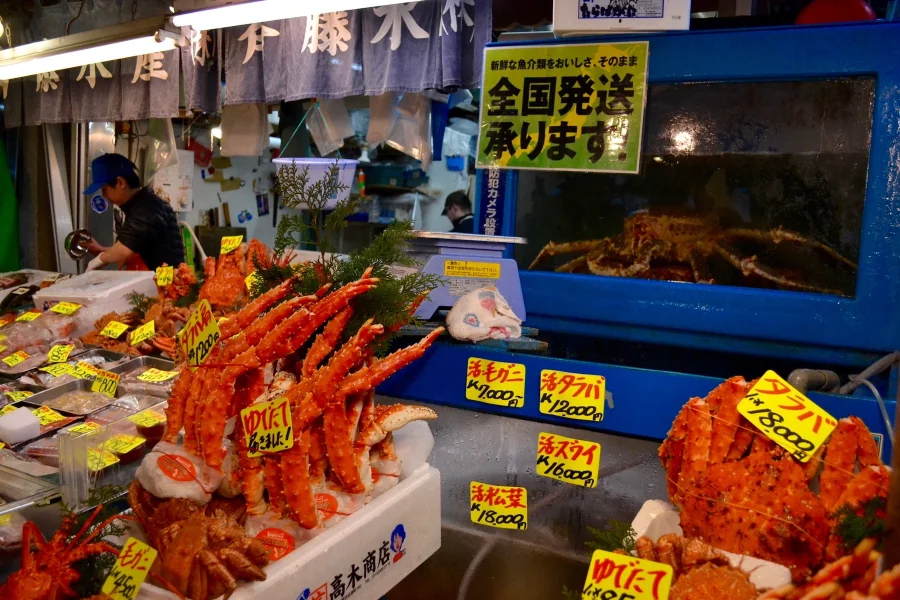 Chợ Gwangjang không chỉ nổi tiếng với các món ăn truyền thống mà còn là thiên đường hải sản tươi sống