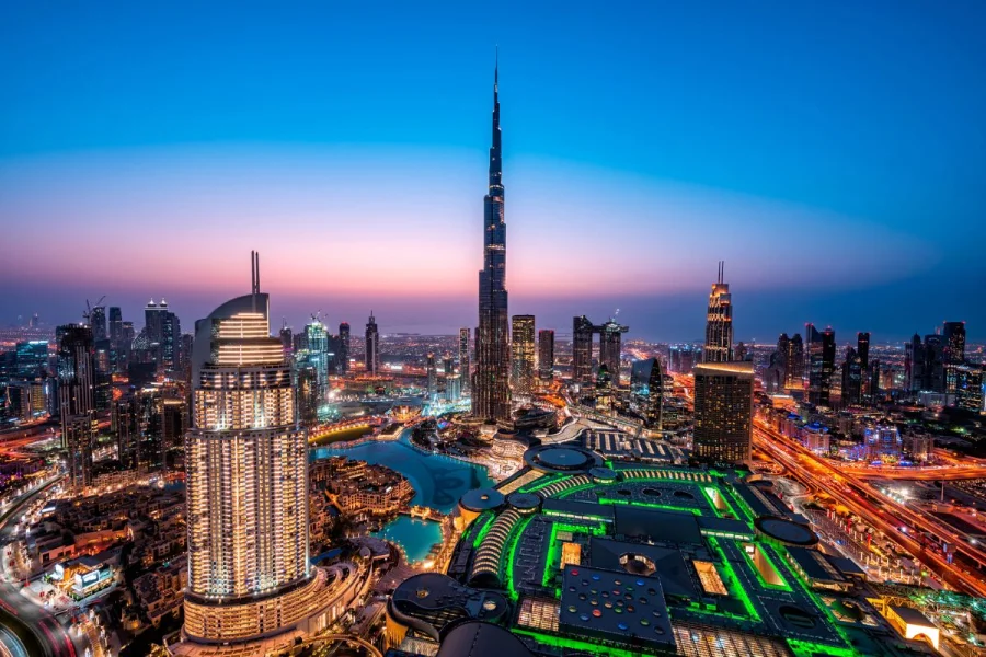 Thưởng ngoạn khung cảnh tuyệt đẹp tại Burj Khalifa, Dubai