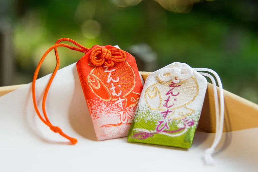 Bùa hộ mệnh Omamori là lời cầu nguyện chân thành gửi gắm đến các vị thần
