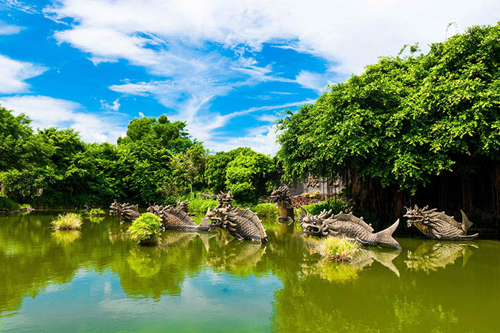 Hồ nước có "thủy quái" sinh sống đầy bí ẩn ở Trung Quốc Hồ nước có "thủy quái" sinh sống đầy bí ẩn ở Trung Quốc