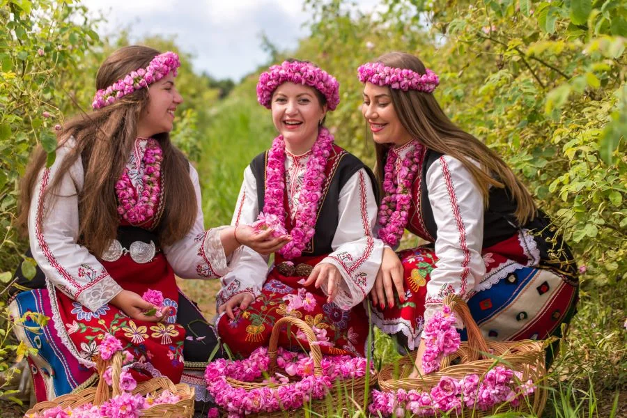 Lễ hội Hoa Hồng tổ chức tại Kazanlak - nơi được mệnh danh là “Thung lũng hoa hồng” mộng mơ của đất nước Bulgaria
